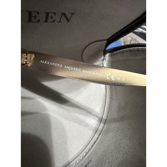 Alexander McQueen AMQ 4251 S 8JEJ6 Oversized Cat Eye Black Sunglasses With Case - Picture 7 of 8